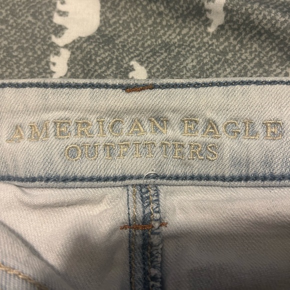 American Eagle Jean Shorts size 10! - Picture 4 of 4